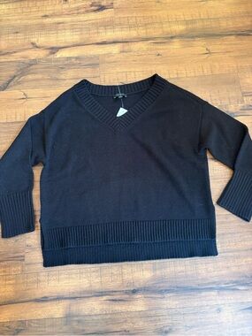 Ann Taylor Sweater Large Black Quiet Luxury Pullover V Neck Classic NWT
